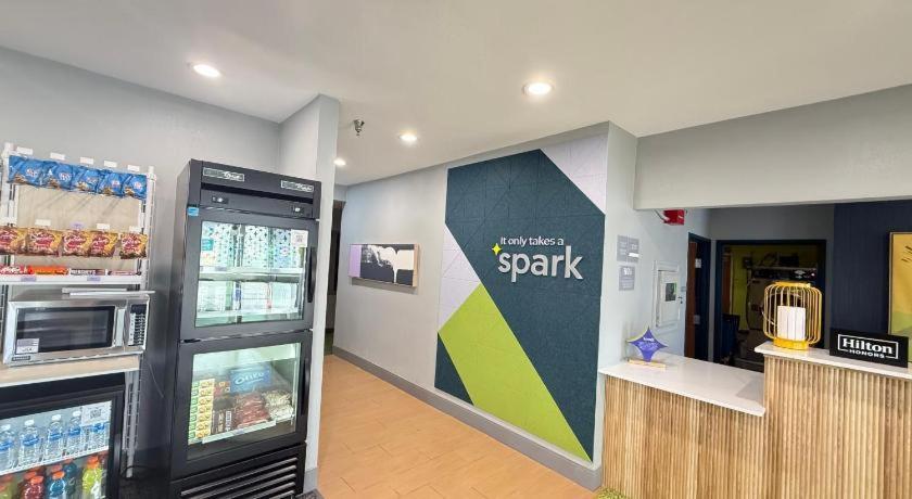 莫林机场四城温德姆阿美瑞辛酒店 外观 照片